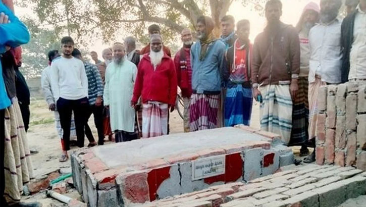 সিরাজগঞ্জে দেয়াল চাপায় দুই শিশুর মৃত্যু